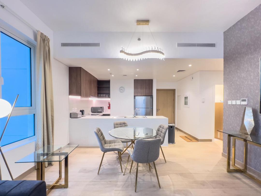 דובאי Lovely 2-Bedroom Vacation Home Near Beach מראה חיצוני תמונה